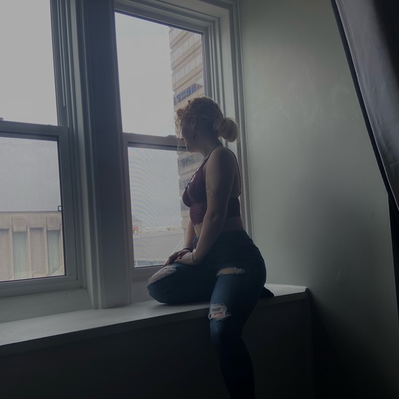 Meet your Posher, Emily - Picture 5 of 5